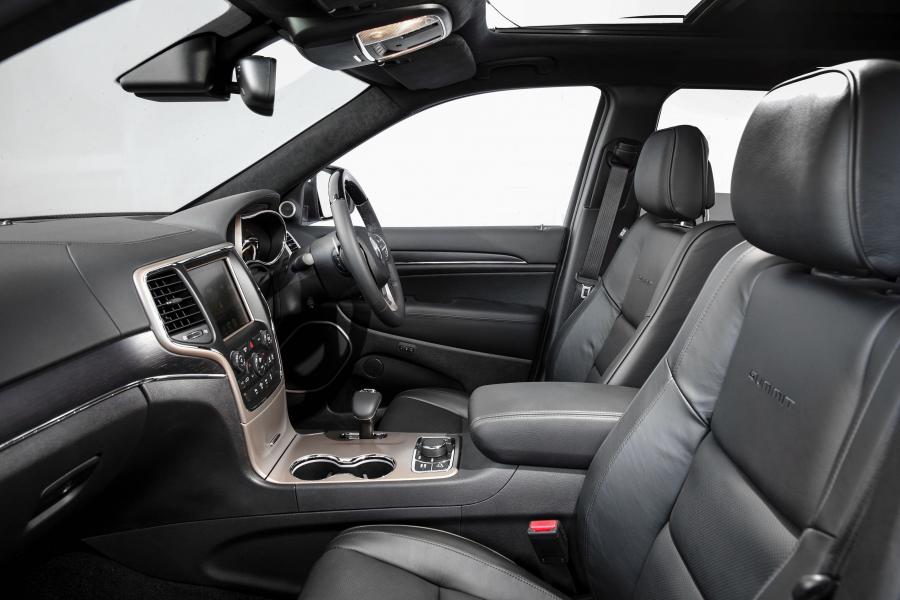  Jeep Grand Cherokee Summit 2015 года  (AU) (фото 7 из 9)